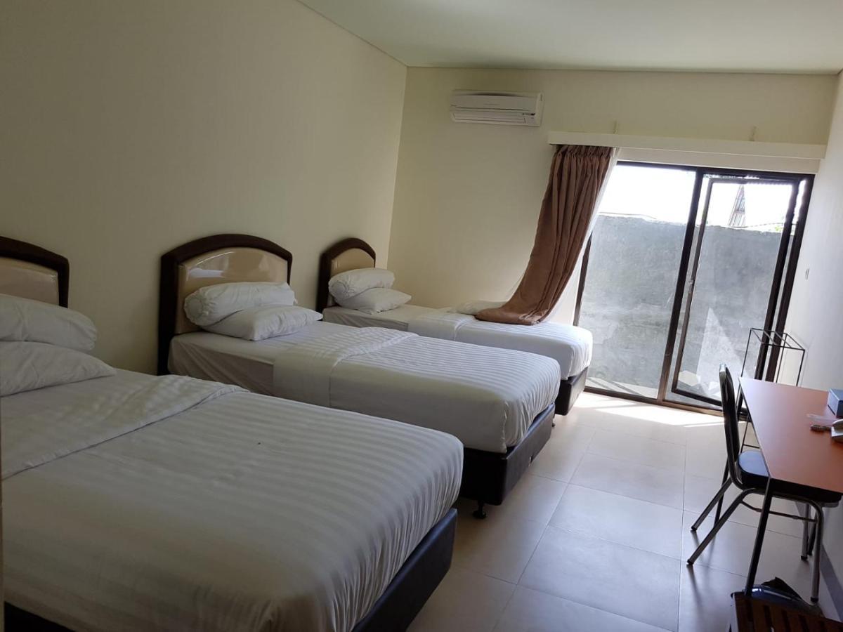 Hotel Larensia Labuan Bajo Exterior foto
